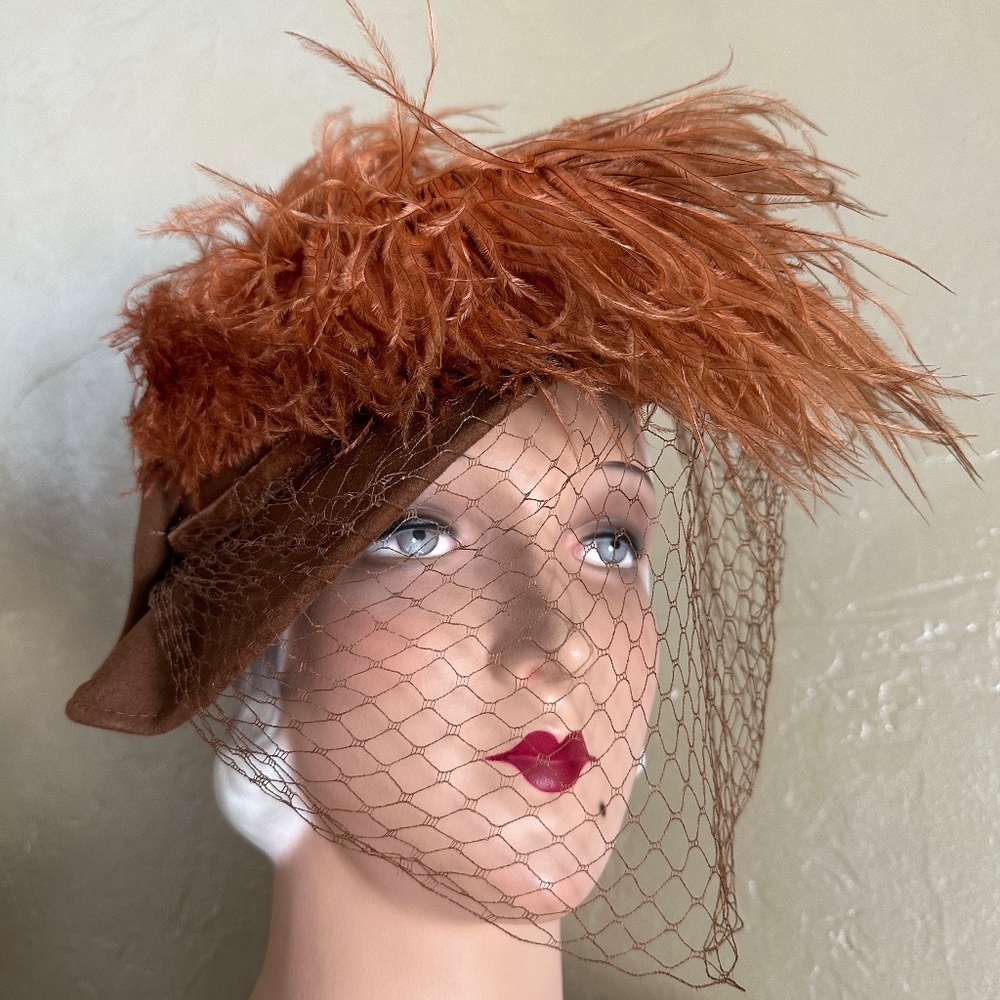 CAPTIVATING 1930s' TAN CLOCHE HAT WITH RUST OSTRICH FEATHERS + VEIL